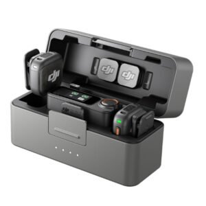 Microphone compact – 28 heures d’autonomie – réduction de bruit à deux niveaux – contrôle – DJI Mic 3 (2 TX + 1 RX + Charging Case)