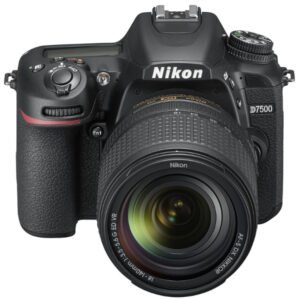 Appareil Photo Réflex Numérique 20.9 MP – Ecran inclinable 3.2″ – Vidéo Ultra HD – Wi-Fi – Nikon D7500 + AF-S DX NIKKOR 18-140mm VR