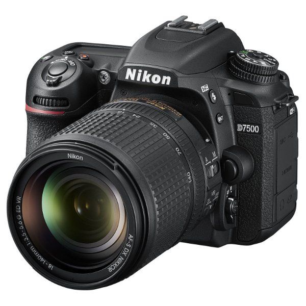 Appareil Photo Réflex Numérique 20.9 MP – Ecran inclinable 3.2″ – Vidéo Ultra HD – Wi-Fi – Nikon D7500 + AF-S DX NIKKOR 18-140mm VR