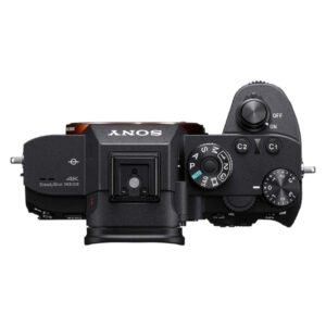 Appareil photo hybride plein format 42.4 MP – Ecran 3″ tactile inclinable – Viseur OLED – Sony Alpha 7R III